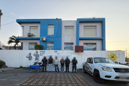 Dinero en efectivo y celulares también fueron incautados como indicios.La droga tenía como destino la ciudad de Guayaquil, según las investigaciones.