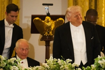 El presidente de EE.UU., Donald Trump, y el rey Carlos III del Reino Unido, el 28 de abril de 2026 en Washington.