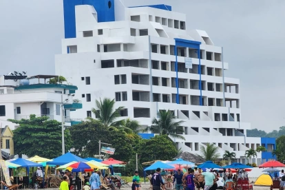 Hoteles, restaurantes y agencias de viaje aplicarán IVA reducido al 8% por cuatro días en Ecuador.