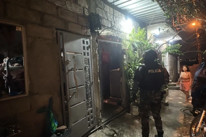 Operativo Libertad E-507 permitió la captura de una banda que extorsionaba a comerciantes entre Cuenca y Guayaquil.
