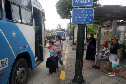 Uno de los buses que circulan por Guayaquil.