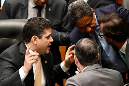 Congreso de Brasil anuló veto de Lula y habilitó reducir pena a Bolsonaro este jueves 30 de abril.