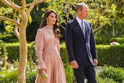 Kate Middleton y el príncipe Guillermo de Inglaterra celebran sus bodas de Cristal.