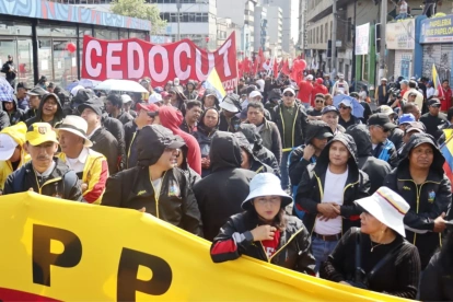 En Quito comenzó la marcha del primero de mayo donde se conmemora el día del trabajador
