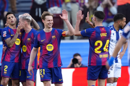 Barcelona lidera la tabla de posiciones de LaLiga 2025-26.