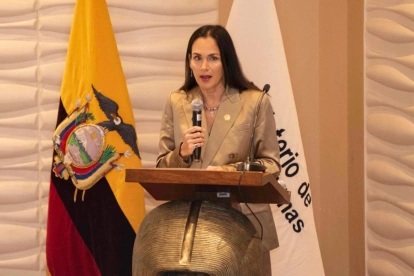 Antes de su llegada al Ministerio de Ambiente y Energía, Manzano fue ministra del Ambiente encargada y antes subsecretaria de Calidad Ambiental
