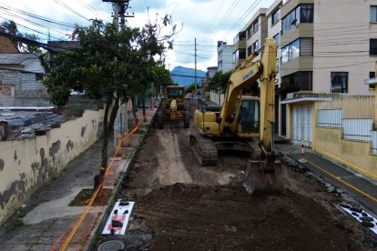 Epmmop reorganiza trabajos viales en Quito tras el toque de queda del 3 al 18 de mayo.