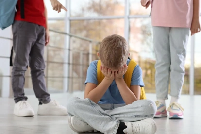 Detectar a tiempo los cambios emocionales, físicos y conductuales en niños y adolescentes puede marcar la diferencia, ya que muchas víctimas de acoso escolar no expresan lo que viven
