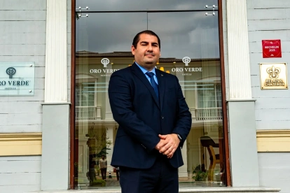 Daniel Villafuerte es gerente del Hotel del Parque. Es ingeniero en administración hotelera y turística.