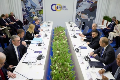 Reunión multilateral sobre Ucrania en la cumbre de la Comunidad Política Europea en Ereván, Armenia, el 4 de mayo de 2026.