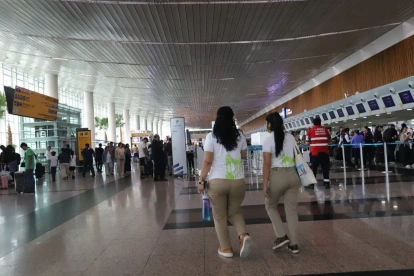 Pasajeros podrán movilizarse a aeropuertos durante el toque de queda con boarding pass.