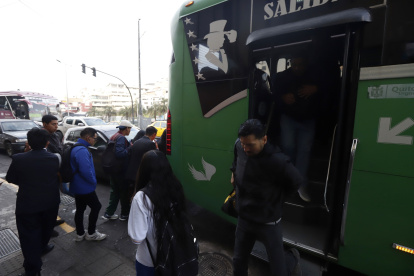Buses de Quito operarán en horarios reducidos desde el martes 5 de mayo de 2026.