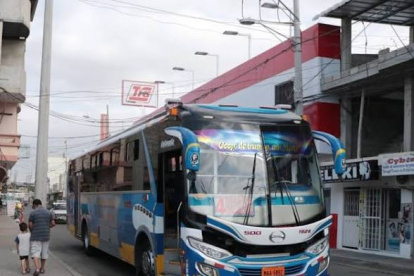 El transporte urbano mantiene un costo del pasaje en 0.40 centavos, sin embargo, se advierte de una posible alza