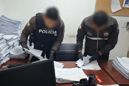 Operativo policial detuvo a siete personas en Quito el 5 de mayo por presunta concusión en citaciones.