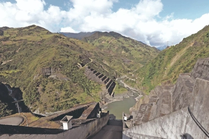 El embalse Mazar es clave para la generación hidroeléctrica de Ecuador. Alimenta el complejo Paute-Integral.