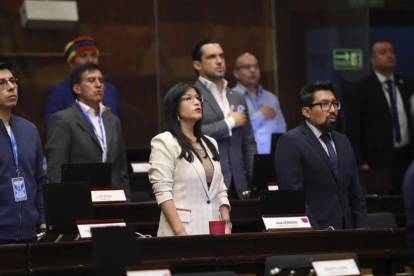 Bancada de Revolución Ciudadana se pronuncia sobre la eliminación del subsidio a los combustibles y sus efectos en el costo de vida.