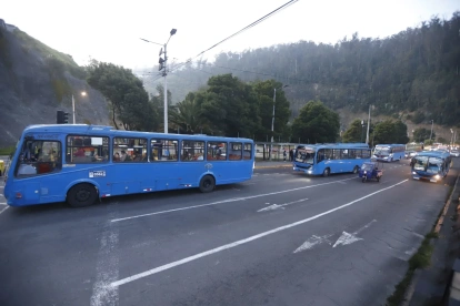 Exceso de velocidad y puertas abiertas figuran entre las infracciones más comunes en buses.