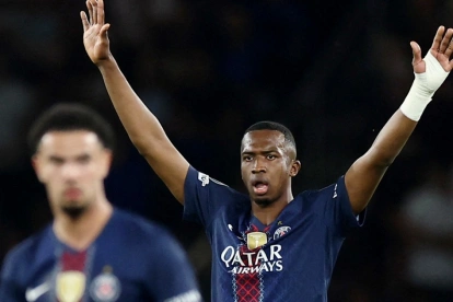 Willian Pacho está en el equipo de la semana tras jugar la semifinal de vuelta de Champions League con PSG.