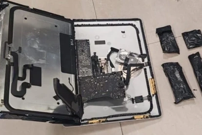 La sustancia ilícita estaba dentro de un monitor de computadora.
