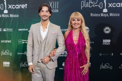 Carlos Torres y Cayetana Guillén Cuervo, presentadores de la ceremonia del sábado 9 de mayo.