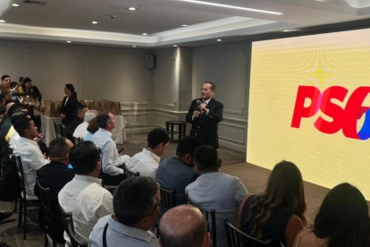 Alfredo Serrano, presidente del Partido Social Cristiano, presentó el nuevo logo de la organización política.