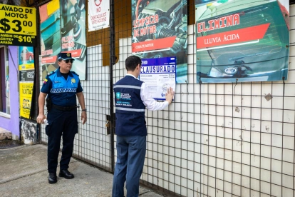 Dos locales fueron clausurados en operativos municipales.