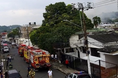Una vivienda se encendió en Bálsamos y Acacias.