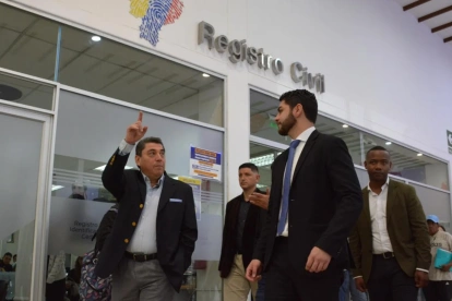 La exposición de datos biométricos genera preocupación por posibles fraudes y debilidades en la protección estatal.
