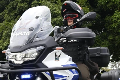 Escuadrones de carreteras operan en Ecuador para frenar robos en vías tras denuncias de transportistas.