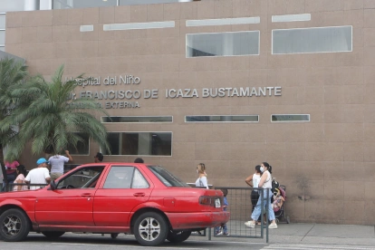 El Hospital Bustamante enfrenta denuncias por la aplicación de fármacos en investigación a niños con AME.