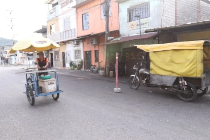 El ataque armado ocurrió frente a un taller mecánico del suburbio porteño y alarmó a moradores del sector.