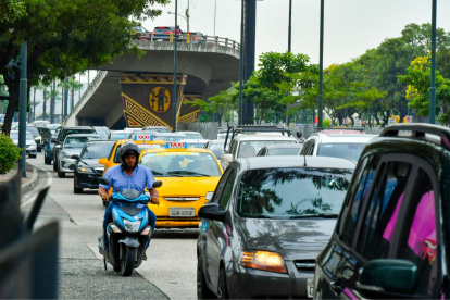 La avenida de las Américas, en el norte de Guayaquil, es una de las arterias viales que soporta congestión vehicular a diario.