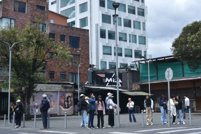 Todos los jueves se colocarán mesas afuera de la Tienda Quito, en la Plaza Foch, para intecambiar cromo del álbum del mundial.
