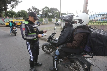 La AMT intensificó los controles a motocicletas en distintos sectores de Quito durante 2026.