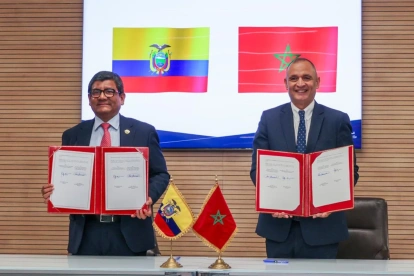 El acuerdo fue suscrito por el ministro Luis Alberto Jaramillo y el ministro de Industria y Comercio de Marruecos, Ryad Mezzour.