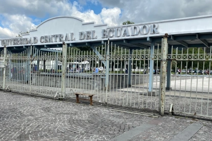 Un segundo escándalo en la Faculdad de Ciencias Médicas enfrenta la Universidad Central, en el rectorado del doctor Patricio Espinosa.