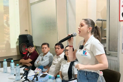 Mónica Palacios cuestionó al Gobierno por el desabastecimiento de gasolina y anunció fiscalización.