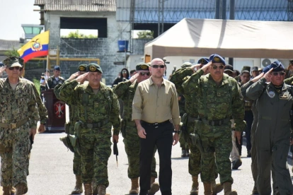 Loffredo defendió el toque de queda y habló de “conflicto bélico” en Ecuador.