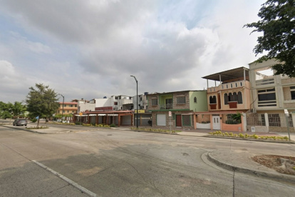 En Sauces 6 se ubican los negocios de cangrejales sobre la avenida Isidro Ayora.