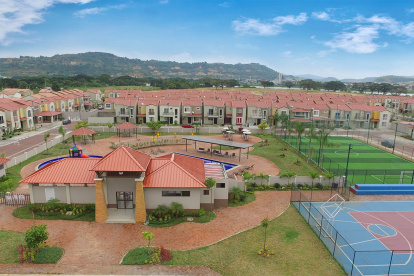 Prozonas fue reconocida por la Cámara de la Construcción por su trayectoria y permanencia dentro del sector inmobiliario ecuatoriano.