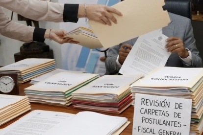 La Comisión Cívica de Seguimiento revisó los méritos, siguiendo los pasos establecidos por el CPCCS.