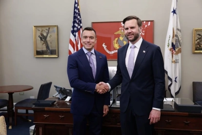 El presidente de Ecuador, Daniel Noboa, y el vicepresidente de Estados Unidos, JD Vance, durante su encuentro oficial en Washington.