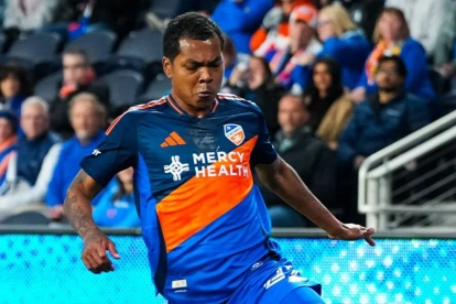 Bryan Ramírez jugando para el FC Cincinnati.
