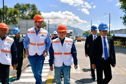 Gerente de Petroecuador y ministro de Energía recorren El Beaterio.