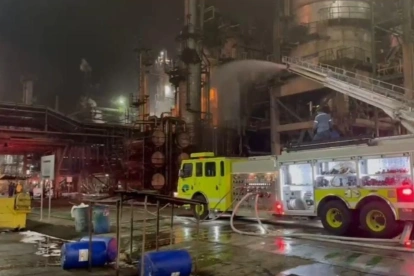 La refinería de Esmeraldas ha sufrido dos incendios seguidos, lo que ha obligado a importar casi la totalidad de combustibles que usa el mercado ecuatoriano.