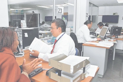 El aparato público que se expande incesantemente se ha convertido en lastre del desarrollo del Ecuador y amenaza de cualquier iniciativa.