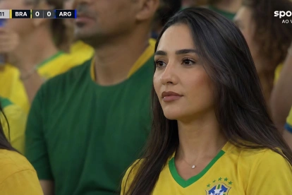 El trend viral de IA recrea escenas dentro de estadios deportivos.