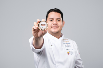 Marco Andrade, maestro heladero y cofundador de la marca pasó más de un año diseñando el producto.