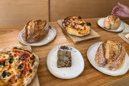 La panadería con masa madre es un retorno al proceso ancestral de elaboración de pan, con procesos naturales más lentos.