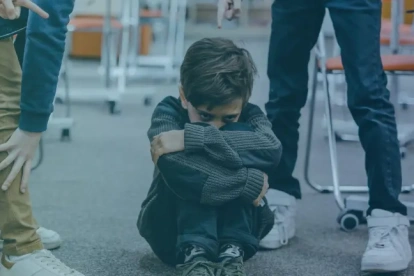 La difusión de un video de presunto acoso escolar generó preocupación entre la comunidad educativa en Quito.